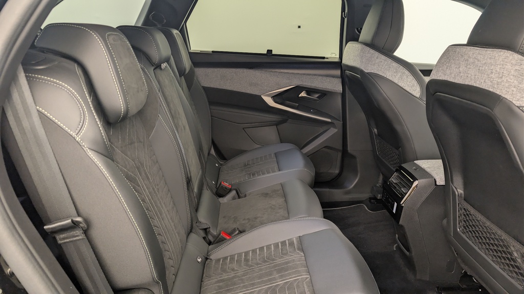 Peugeot 5008 HYBRID 145CH E-DCS6 GT