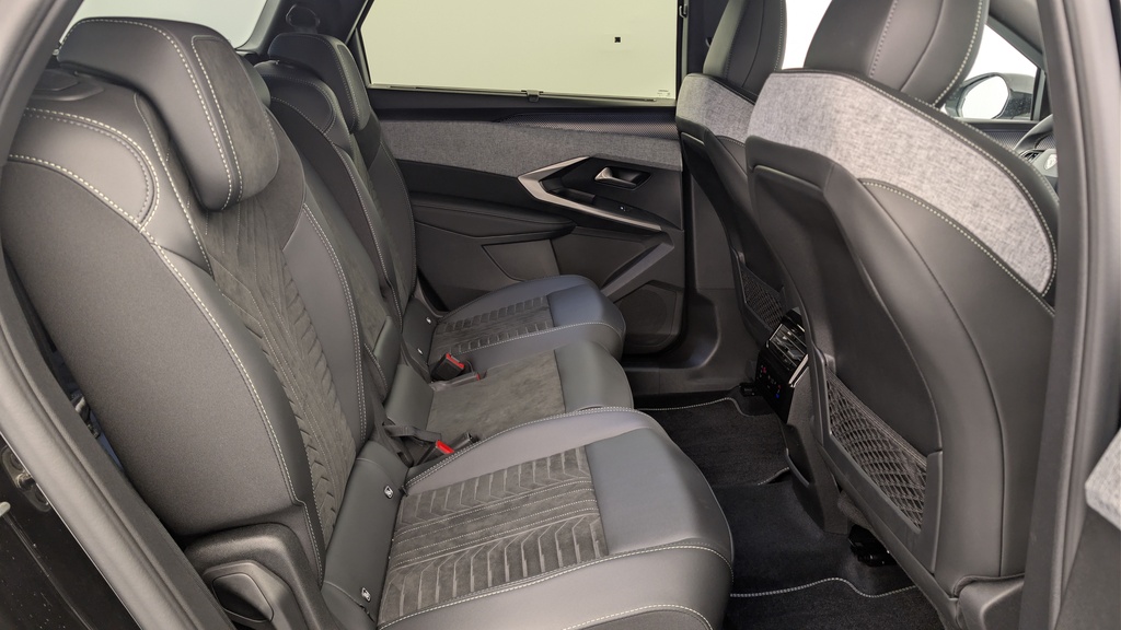 Peugeot 5008 HYBRID 145CH E-DCS6 GT