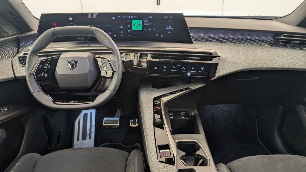 Peugeot 5008 HYBRID 145CH E-DCS6 GT