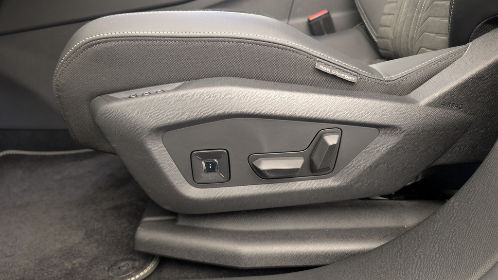 Peugeot 5008 HYBRID 145CH E-DCS6 GT
