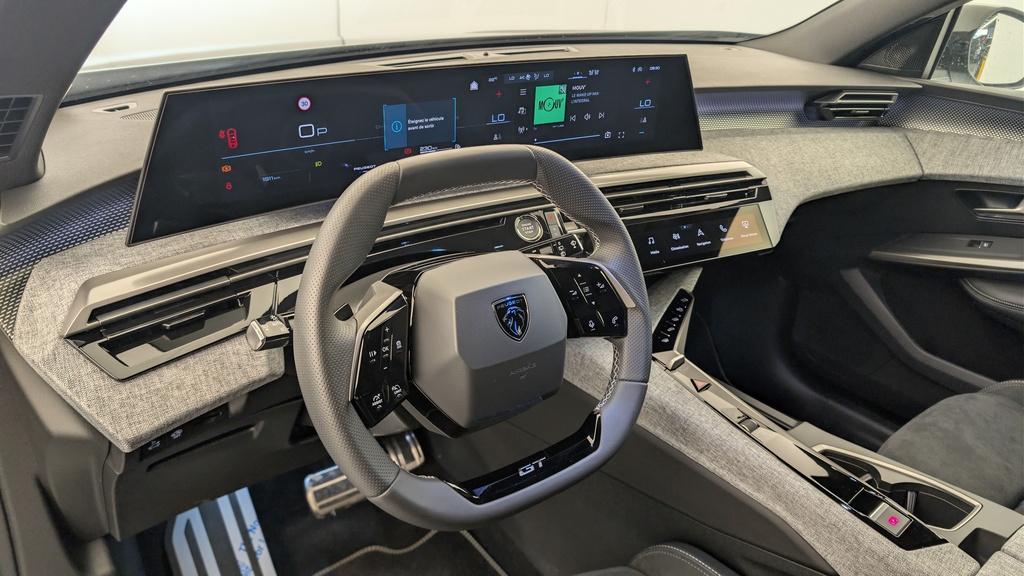 Peugeot 5008 HYBRID 145CH E-DCS6 GT
