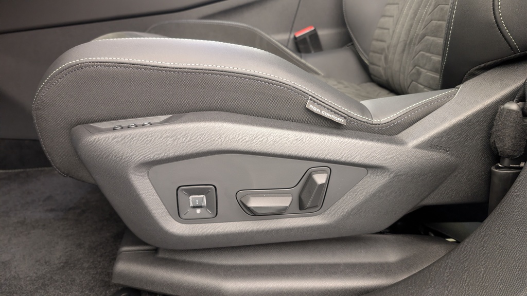 Peugeot 5008 HYBRID 145CH E-DCS6 GT