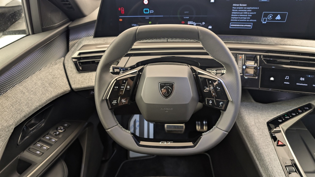 Peugeot 5008 HYBRID 145CH E-DCS6 GT