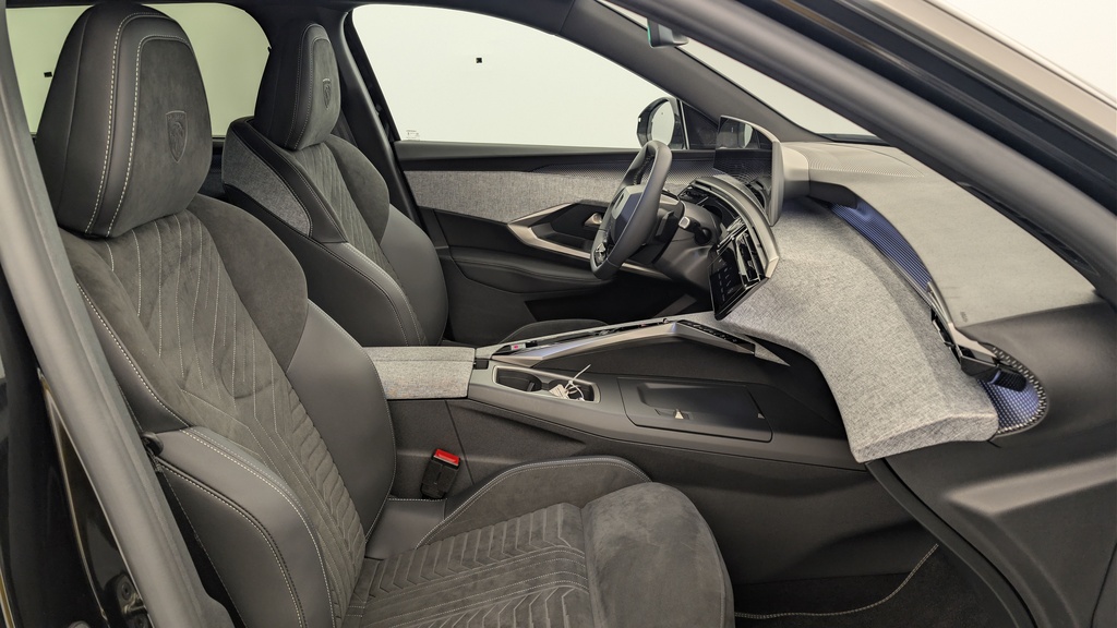 Peugeot 5008 HYBRID 145CH E-DCS6 GT