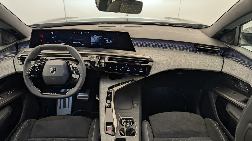 Peugeot 5008 HYBRID 145CH E-DCS6 GT