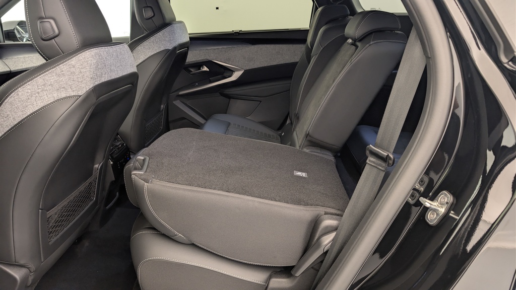 Peugeot 5008 HYBRID 145CH E-DCS6 GT