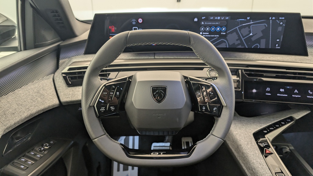 Peugeot 5008 HYBRID 145CH E-DCS6 GT