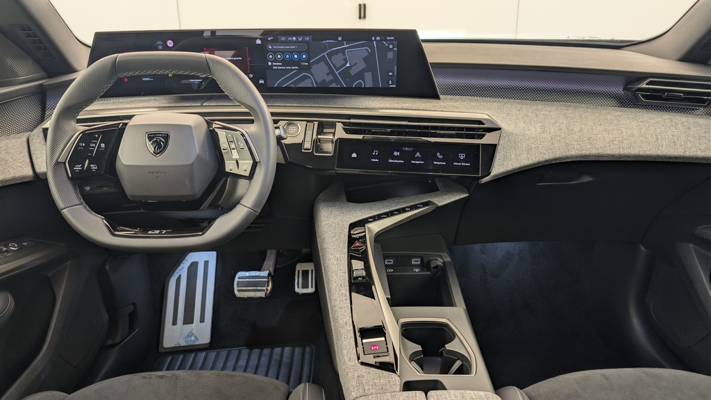 Peugeot 5008 HYBRID 145CH E-DCS6 GT