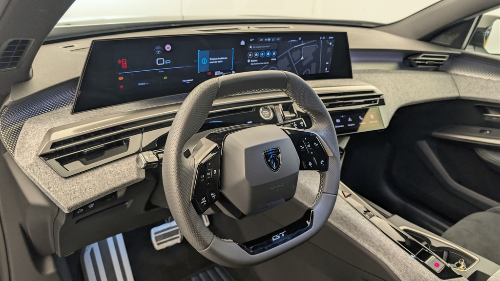 Peugeot 5008 HYBRID 145CH E-DCS6 GT