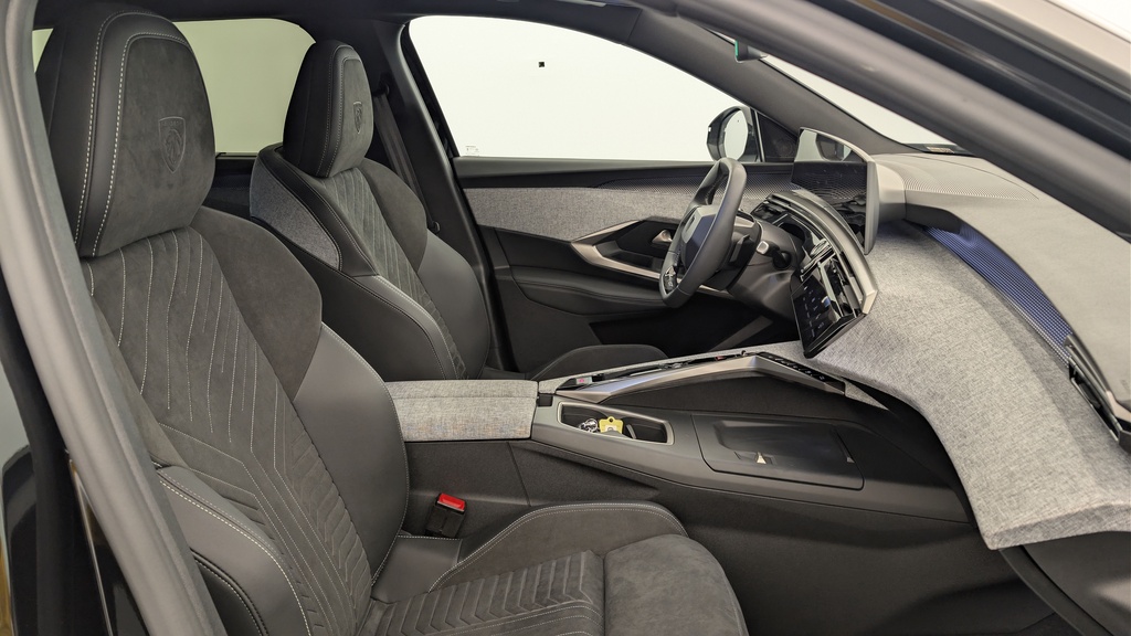Peugeot 5008 HYBRID 145CH E-DCS6 GT