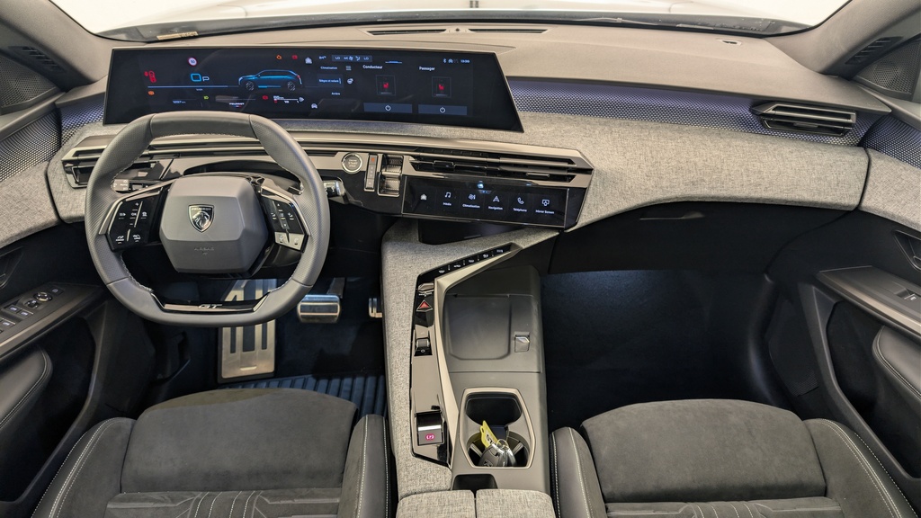 Peugeot 5008 HYBRID 145CH E-DCS6 GT