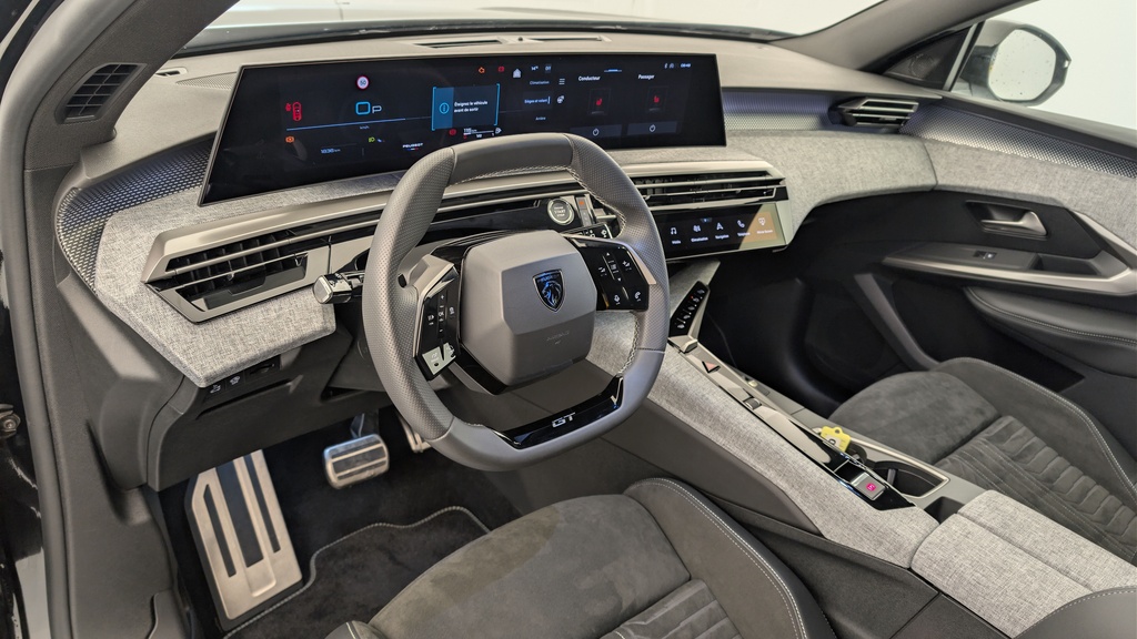 Peugeot 5008 HYBRID 145CH E-DCS6 GT