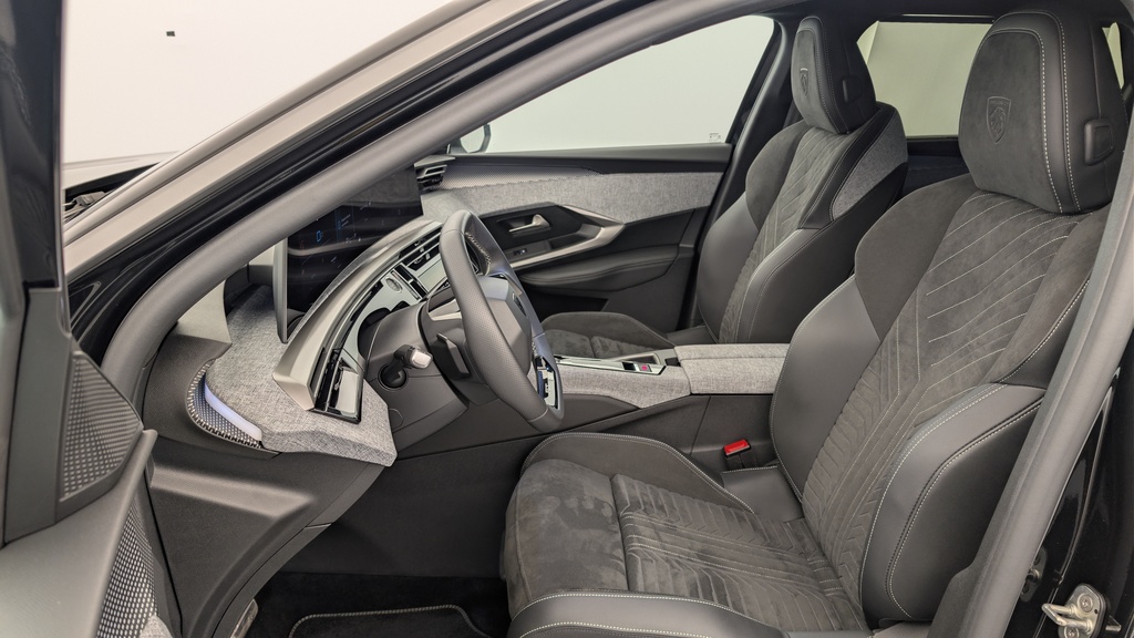 Peugeot 5008 HYBRID 145CH E-DCS6 GT