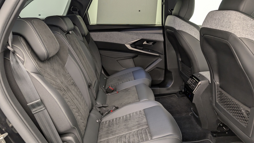 Peugeot 5008 HYBRID 145CH E-DCS6 GT
