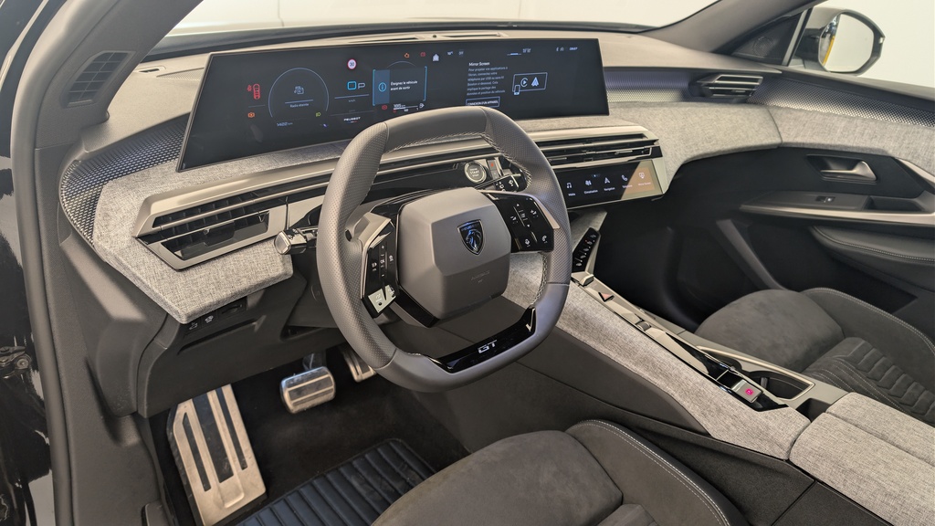 Peugeot 5008 HYBRID 145CH E-DCS6 GT