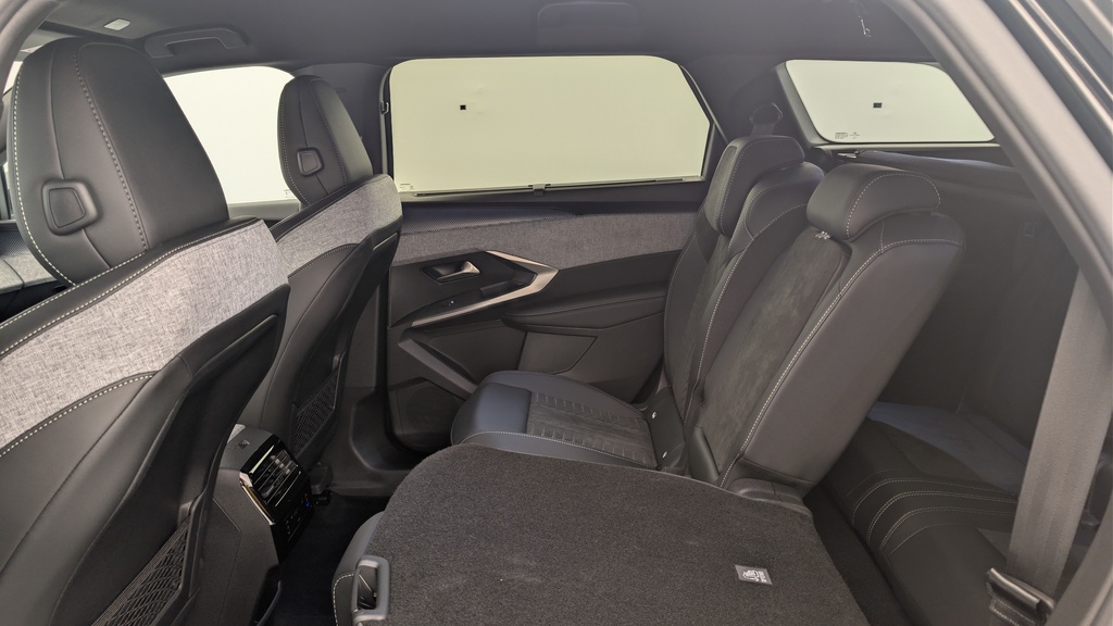 Peugeot 5008 HYBRID 145CH E-DCS6 GT