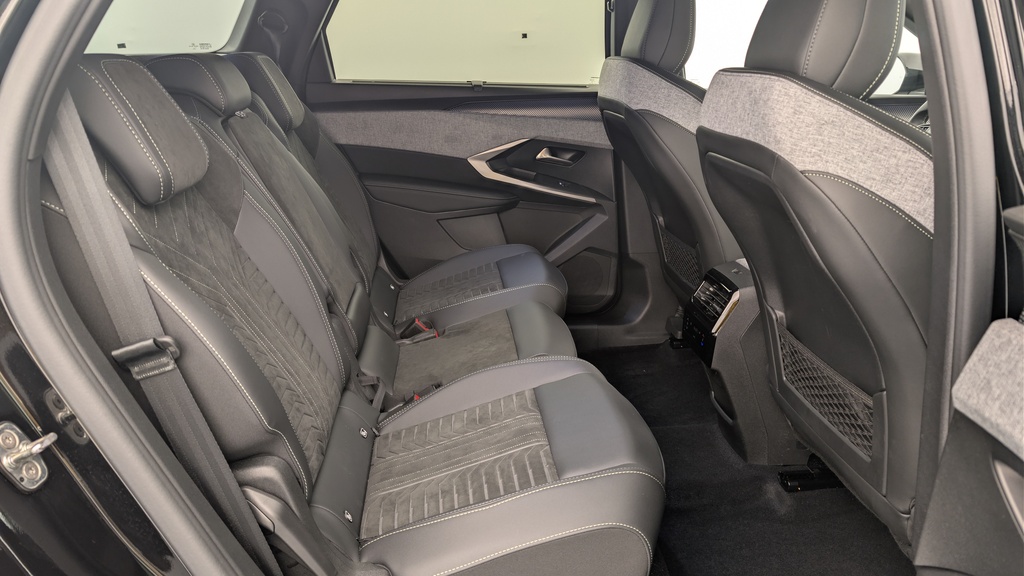 Peugeot 5008 HYBRID 145CH E-DCS6 GT