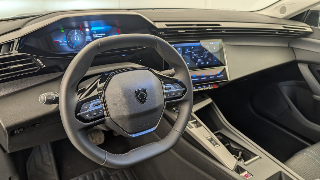 Peugeot 408 Hybrid 145 e-DCS6 Allure