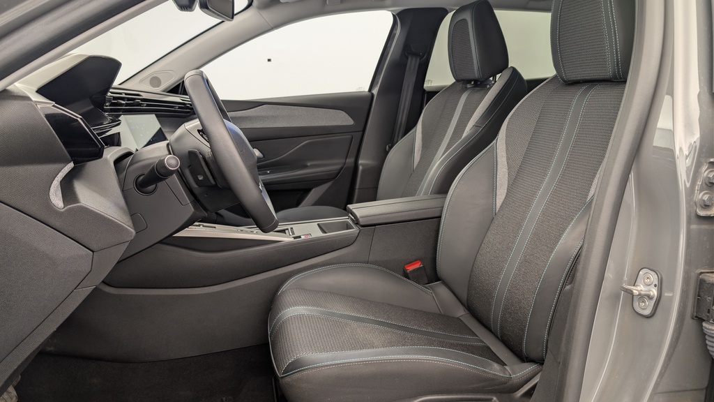 Peugeot 408 Hybrid 145 e-DCS6 Allure