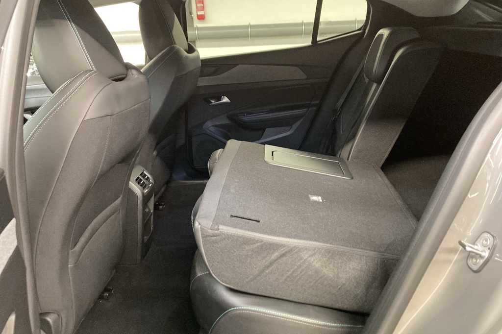 Peugeot 408 Hybrid 145 e-DCS6 Allure
