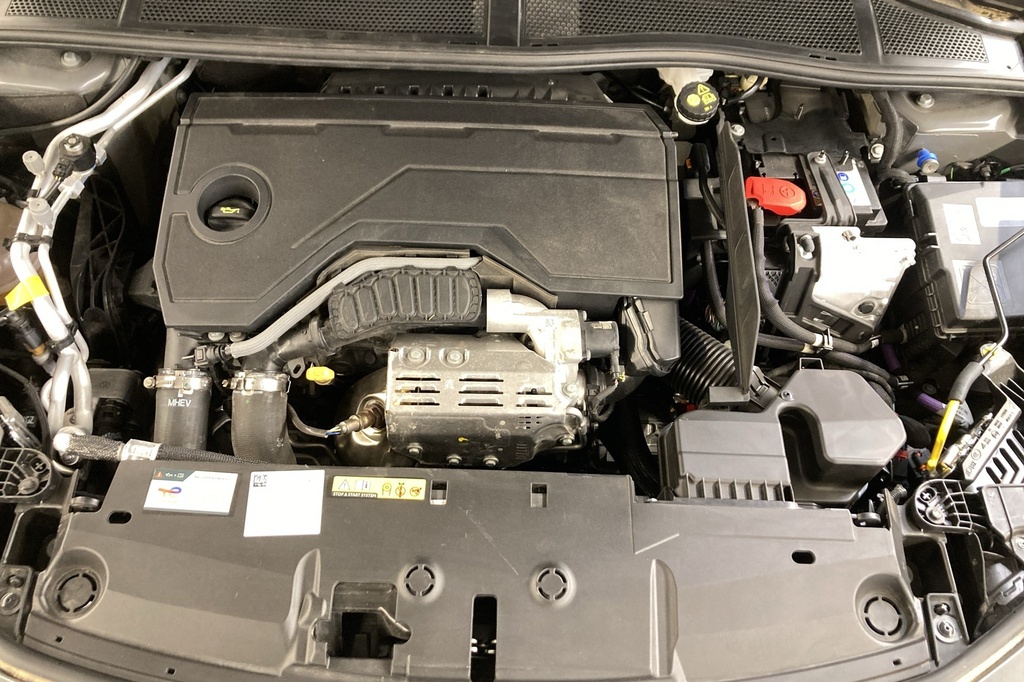 Peugeot 408 Hybrid 145 e-DCS6 Allure