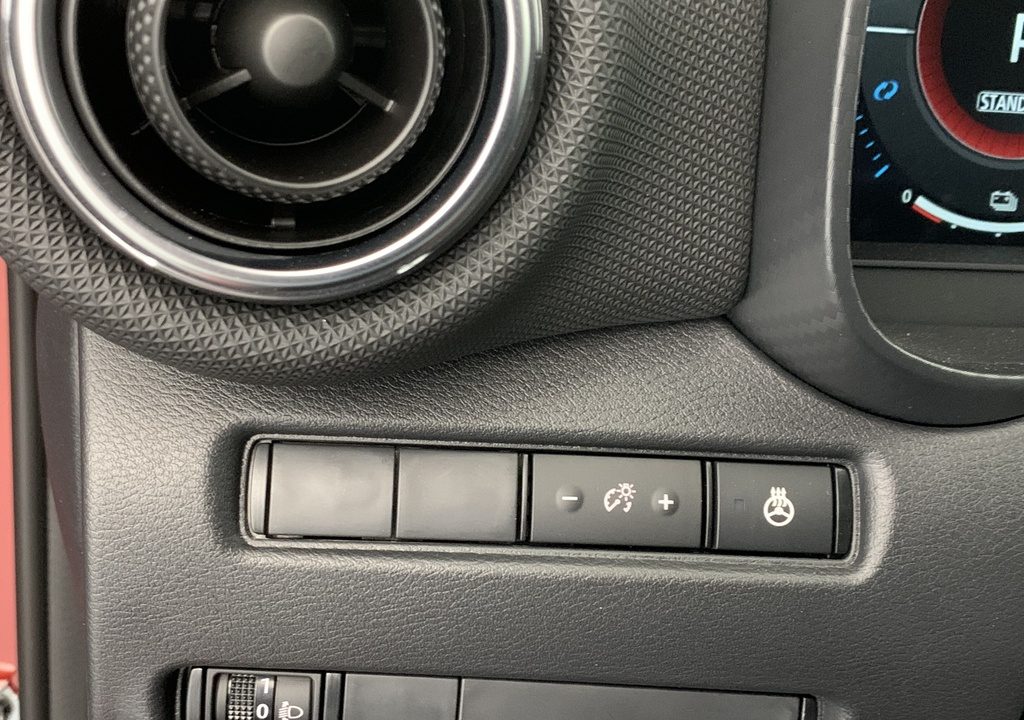 Nissan JUKE HYBRID 143 N-CONNECTA