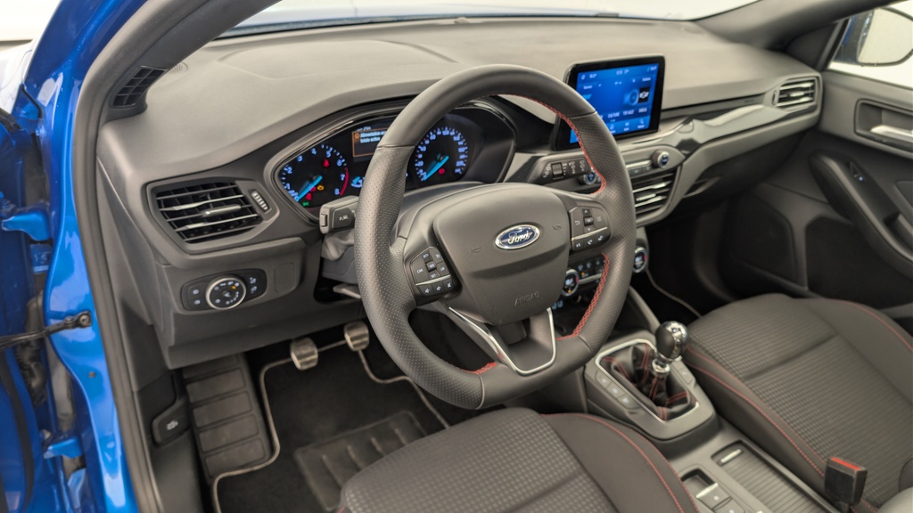 Ford Focus 1.0 EcoBoost 155 S&S mHEV ST Line