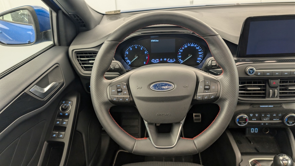 Ford Focus 1.0 EcoBoost 155 S&S mHEV ST Line