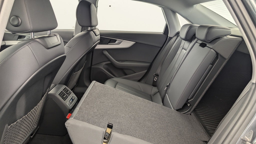 Audi A4 35 TFSI 150 S tronic 7 Design