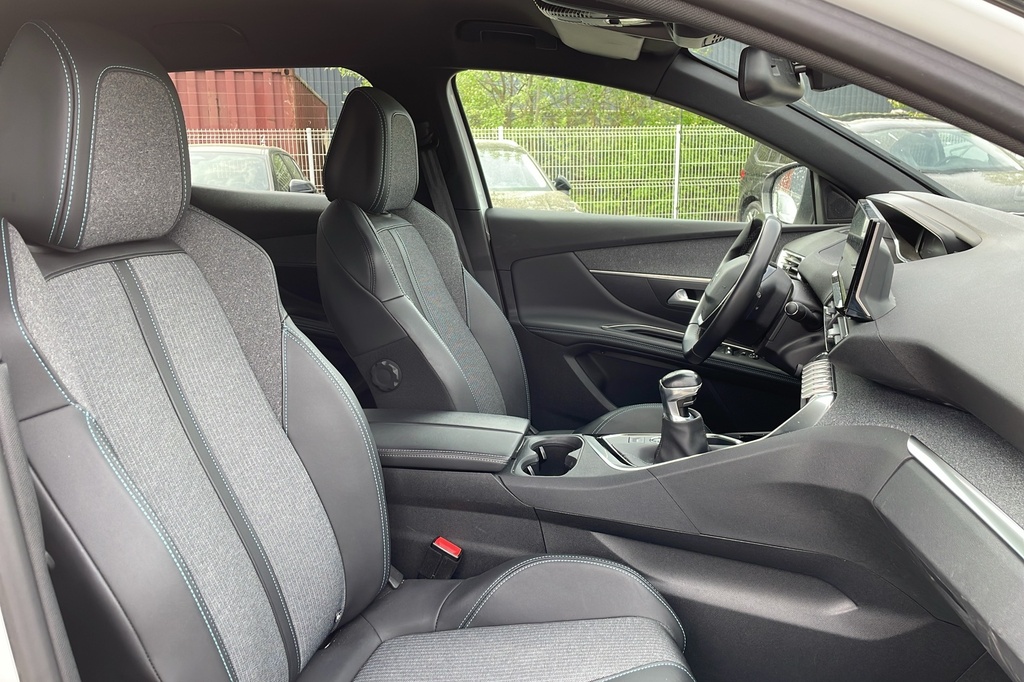 Peugeot 3008 Puretech 130ch S&S BVM6 Allure Pack