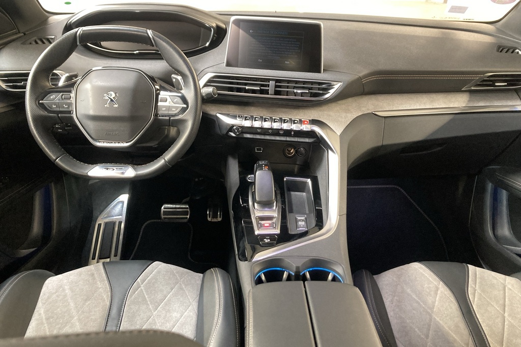 Peugeot 3008 Hybrid4 300 e-EAT8 GT