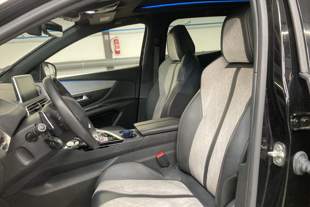 Peugeot 3008 Hybrid4 300 e-EAT8 GT