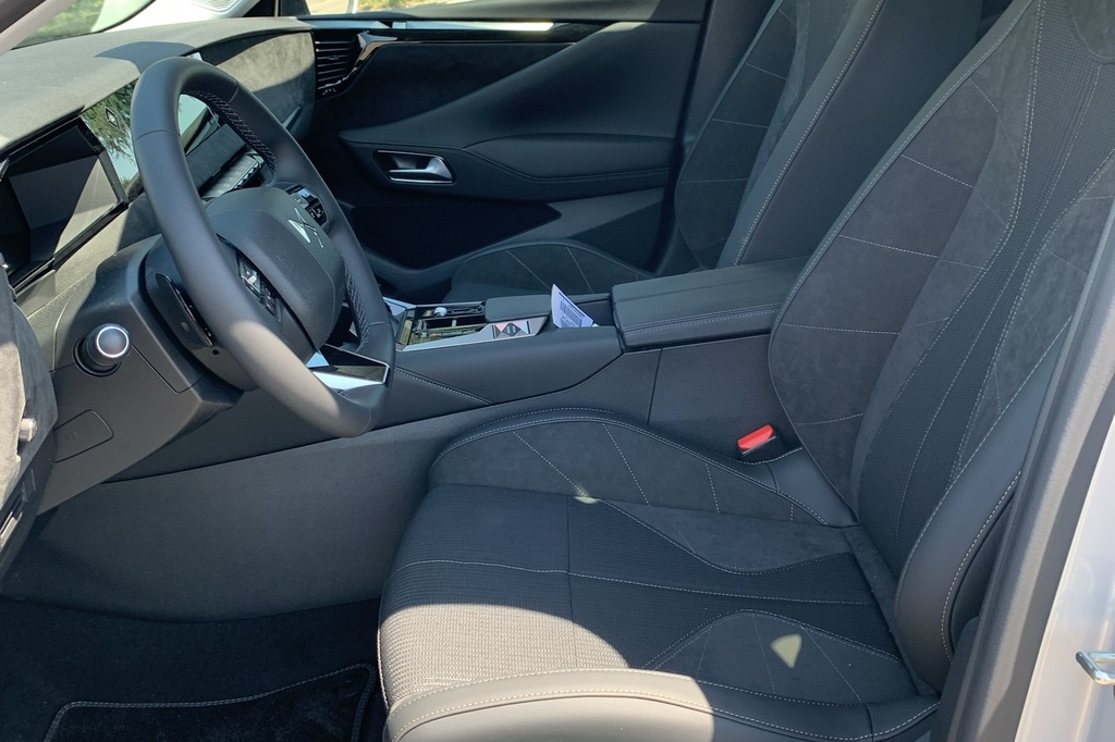 Ds N°4 Hybride 145 e-DCT6 Etoile – Alcantara