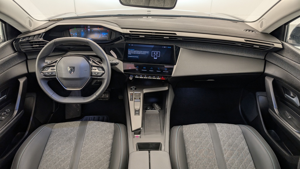 Peugeot 408 Hybrid 136 e-DCS6 Allure
