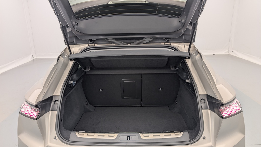 Ds DS4 PureTech 130 EAT8 Etoile – Alcantara