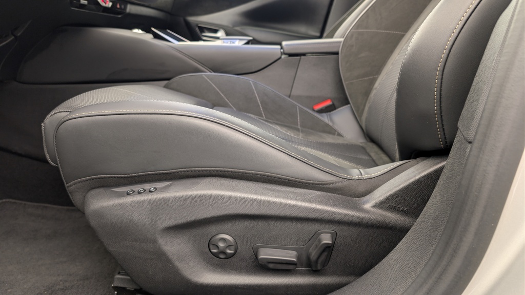 Ds DS4 PureTech 130 EAT8 Etoile – Alcantara