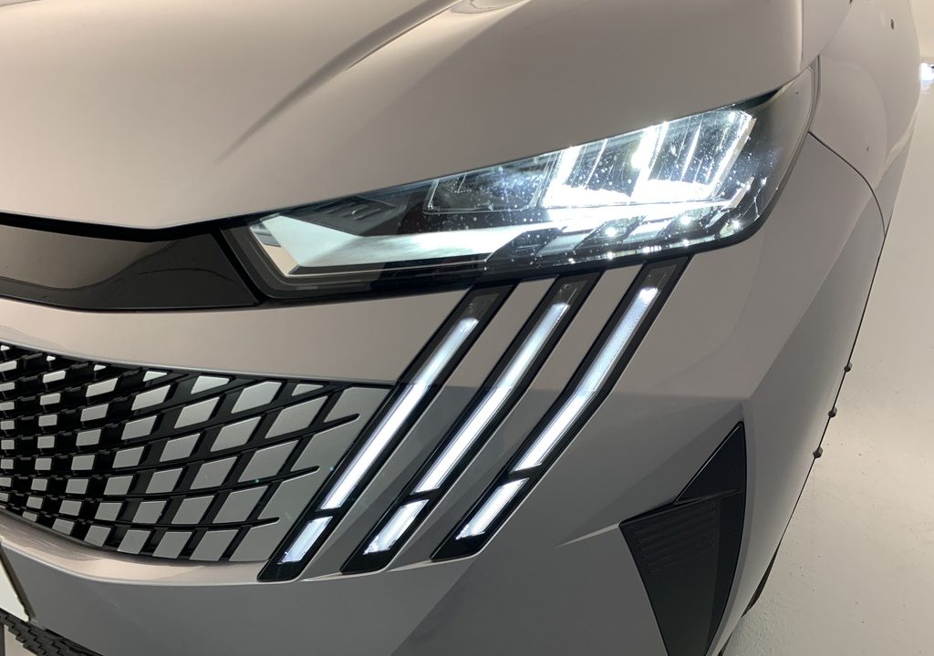 Peugeot 5008 Hybrid 145 e-DCS6 Allure