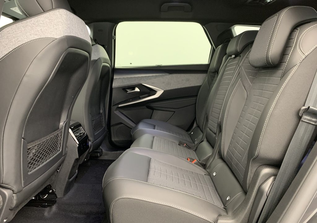 Peugeot 5008 HYBRID 145CH E-DCS6 GT