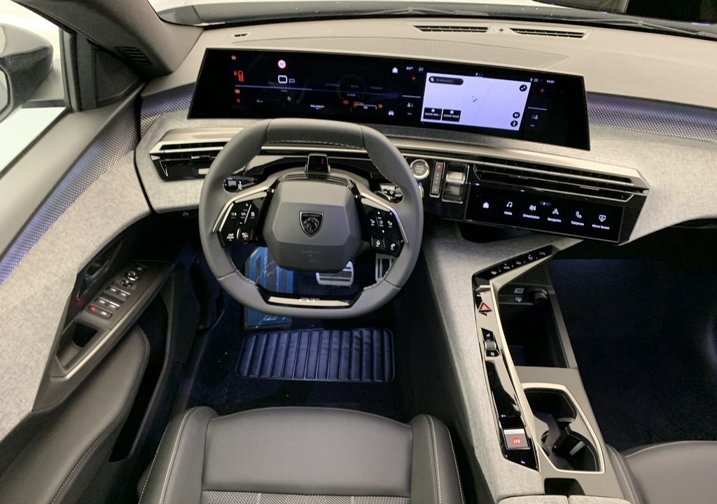 Peugeot 5008 HYBRID 145CH E-DCS6 GT