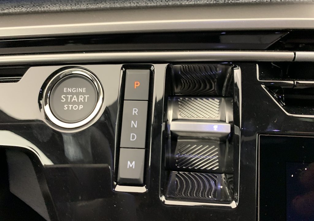 Peugeot 5008 HYBRID 145CH E-DCS6 GT