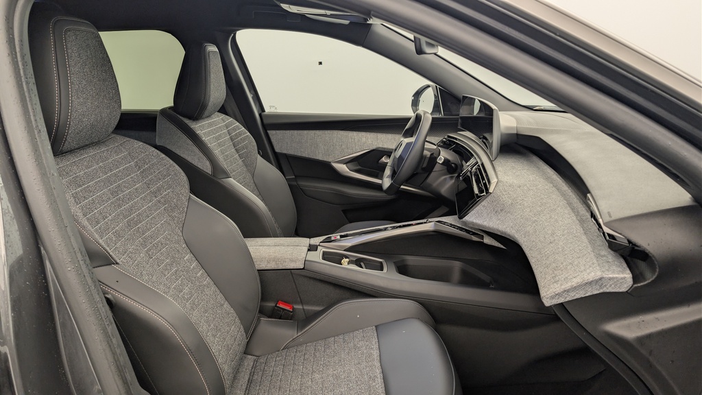 Peugeot 5008 Hybrid 136 e-DCS6 Allure