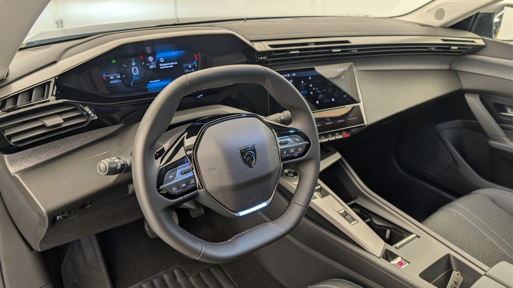 Peugeot 408 Hybrid 145 e-DCS6 Allure