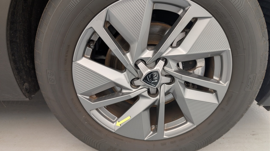 Peugeot 408 Hybrid 145 e-DCS6 Allure