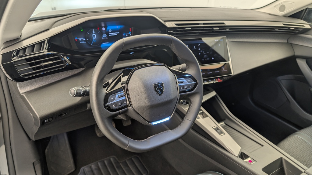 Peugeot 408 Hybrid 145 e-DCS6 Allure