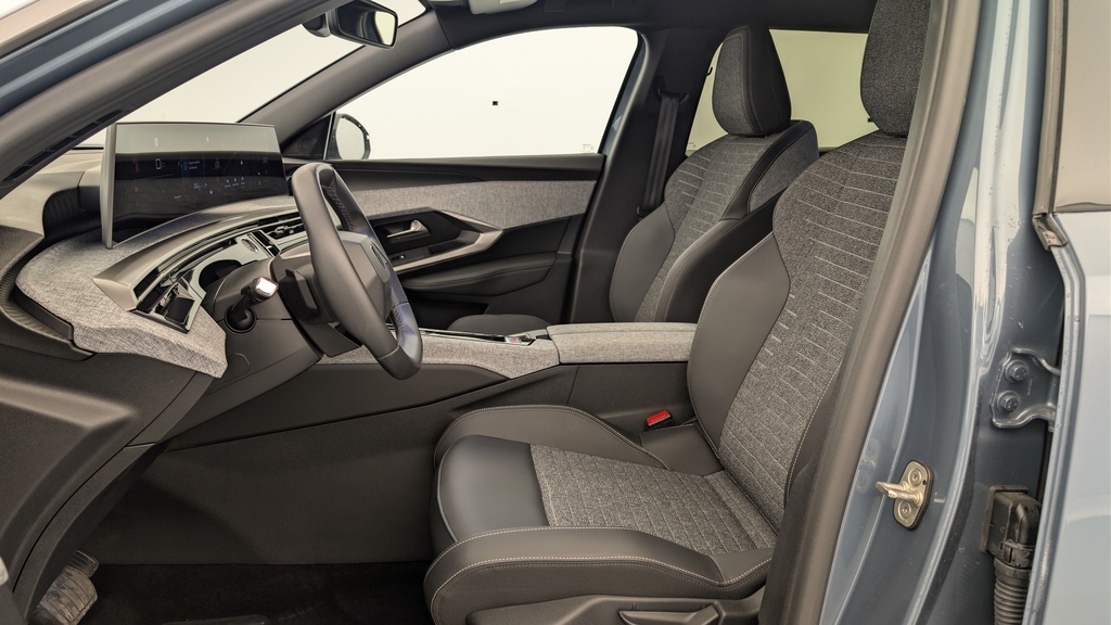 Peugeot 5008 HYBRID 145 CH E-DCS6 ALLURE