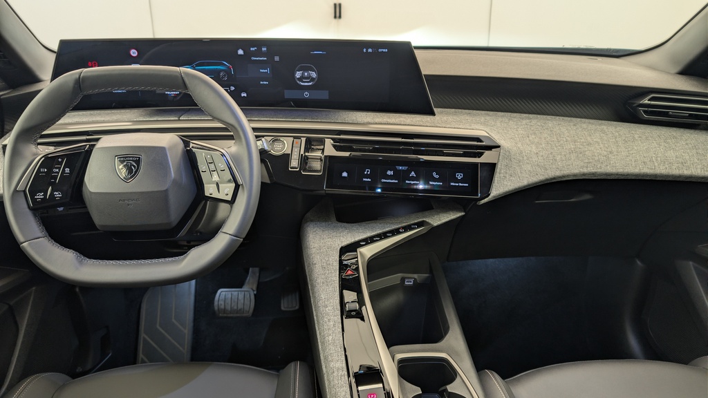 Peugeot 5008 HYBRID 145 CH E-DCS6 ALLURE