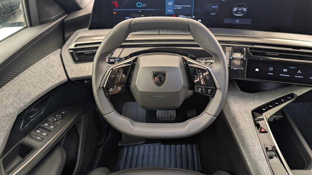 Peugeot 5008 HYBRID 145 CH E-DCS6 ALLURE