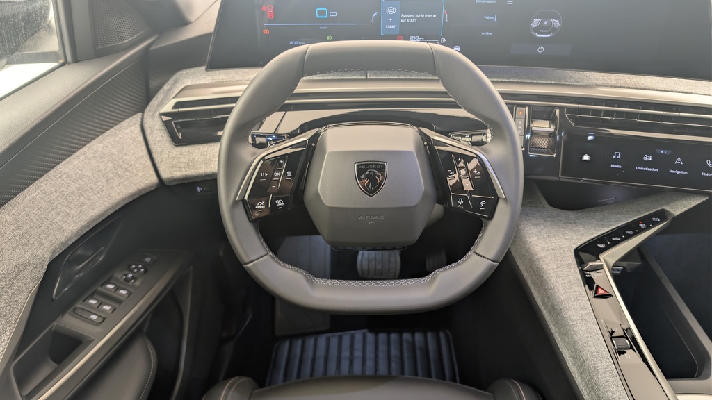 Peugeot 5008 HYBRID 145 CH E-DCS6 ALLURE