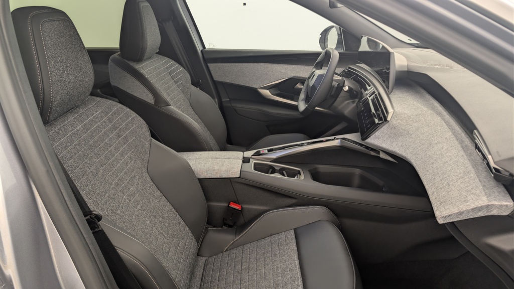 Peugeot 5008 HYBRID 145 CH E-DCS6 ALLURE