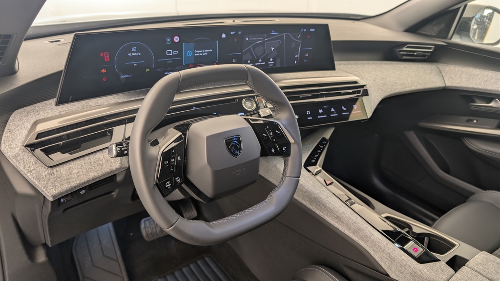 Peugeot 5008 HYBRID 145 CH E-DCS6 ALLURE
